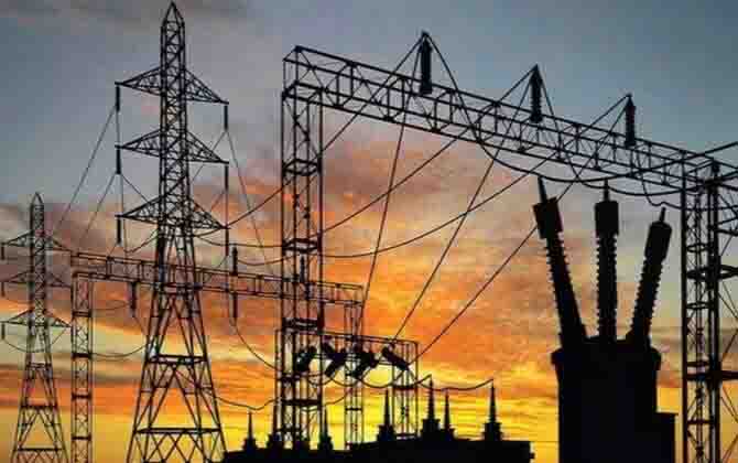 कश्मीर के होटल व्यवसायियों ने बिगड़ती बिजली स्थिति पर चिंता जताई