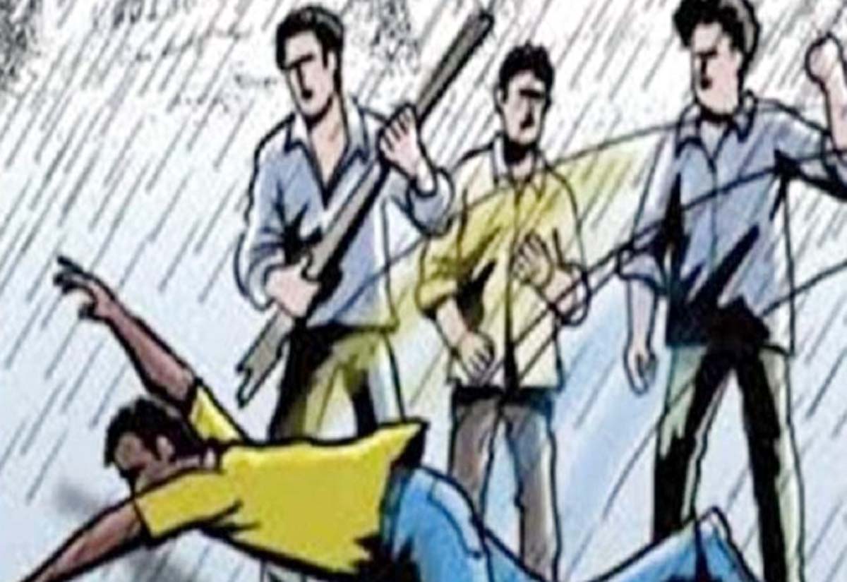 रुपयों के विवाद में युवक को पीटा