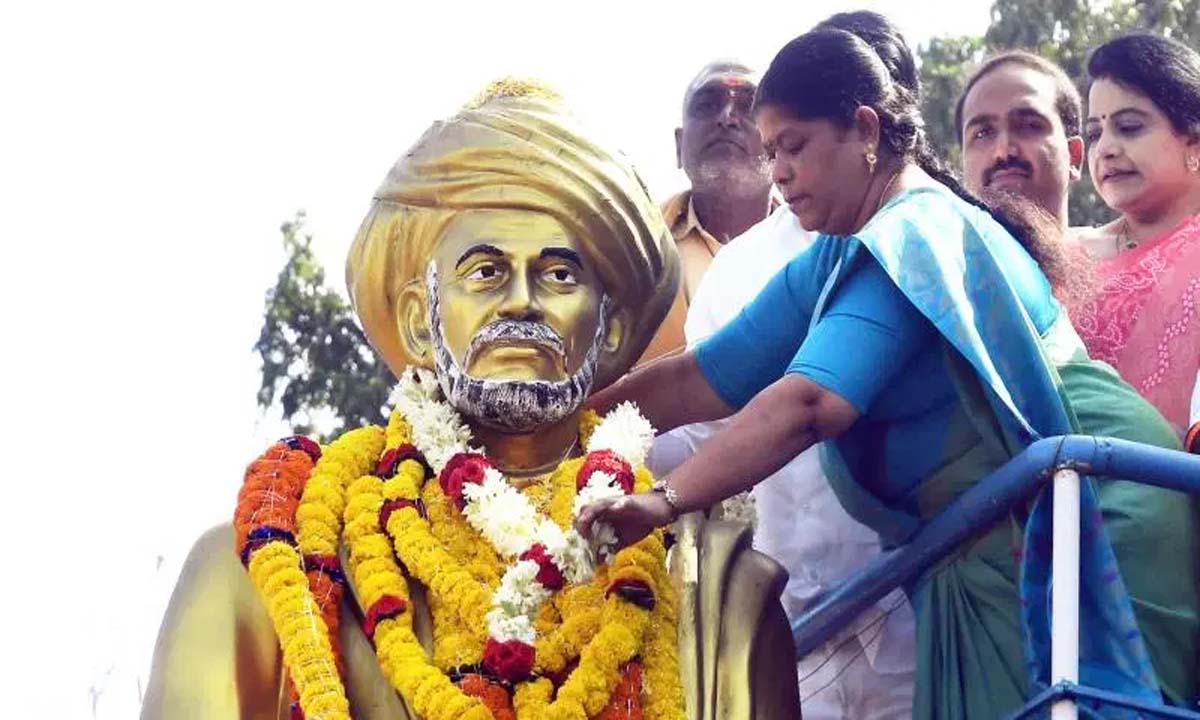 वाईएसआरसी नेताओं ने कहा- सीएम जगन फुले के नक्शेकदम पर चल रहे