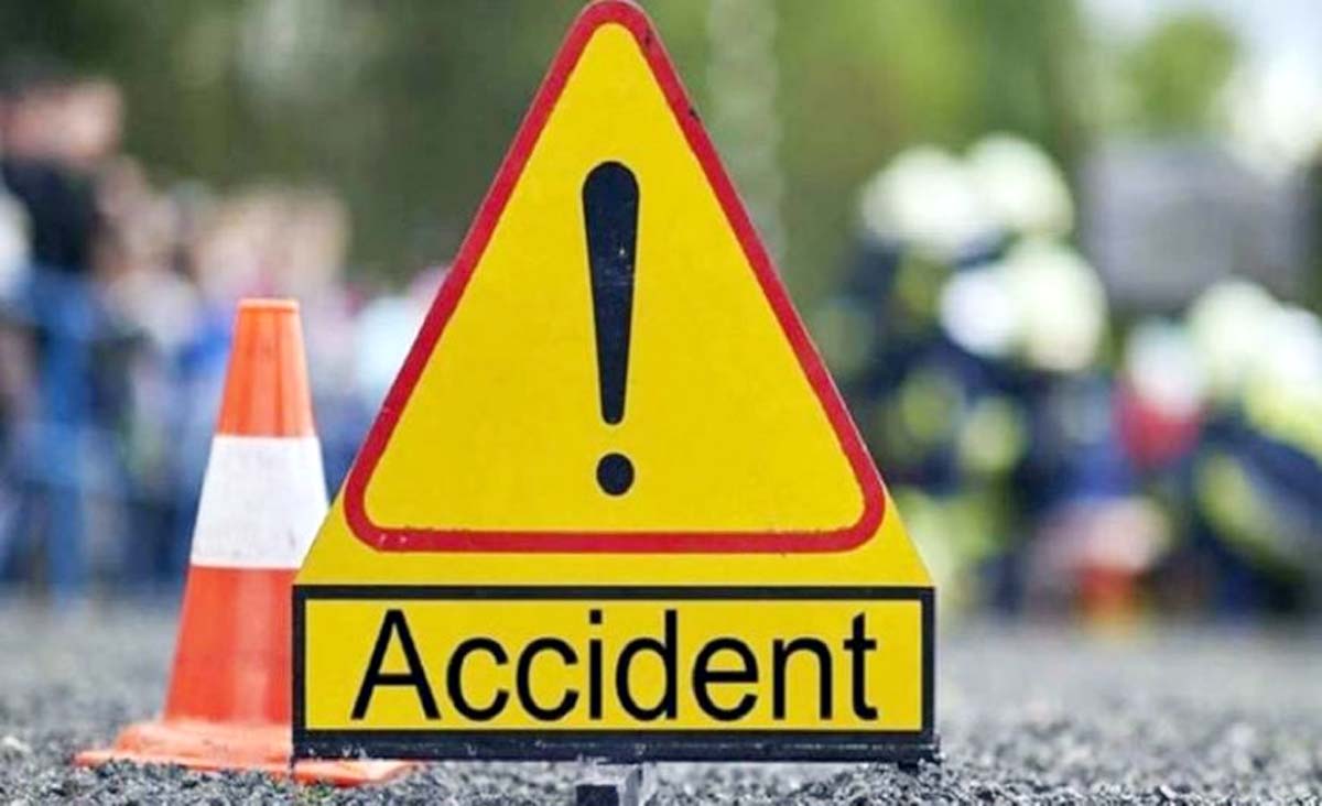 सड़क हादसे में चार बारातियों की मौत, चार घायल