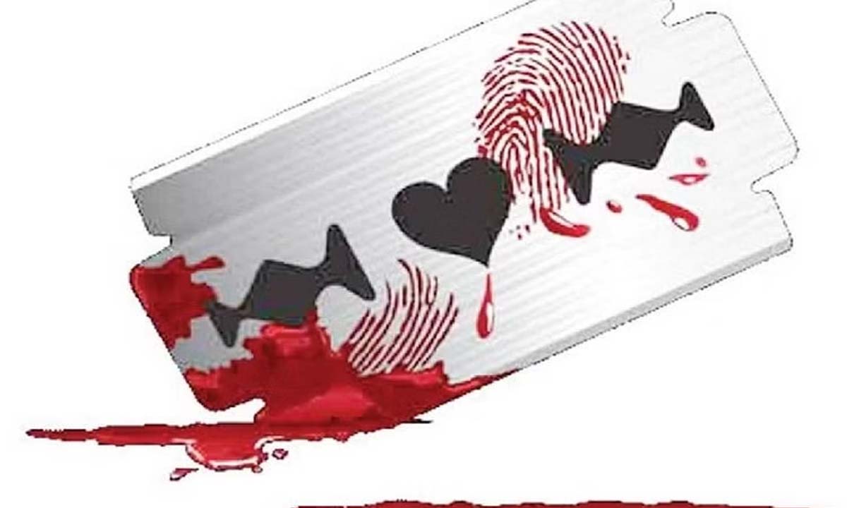 व्यक्ति ने महिला का ब्लेड से गला काटा, जानें वजह