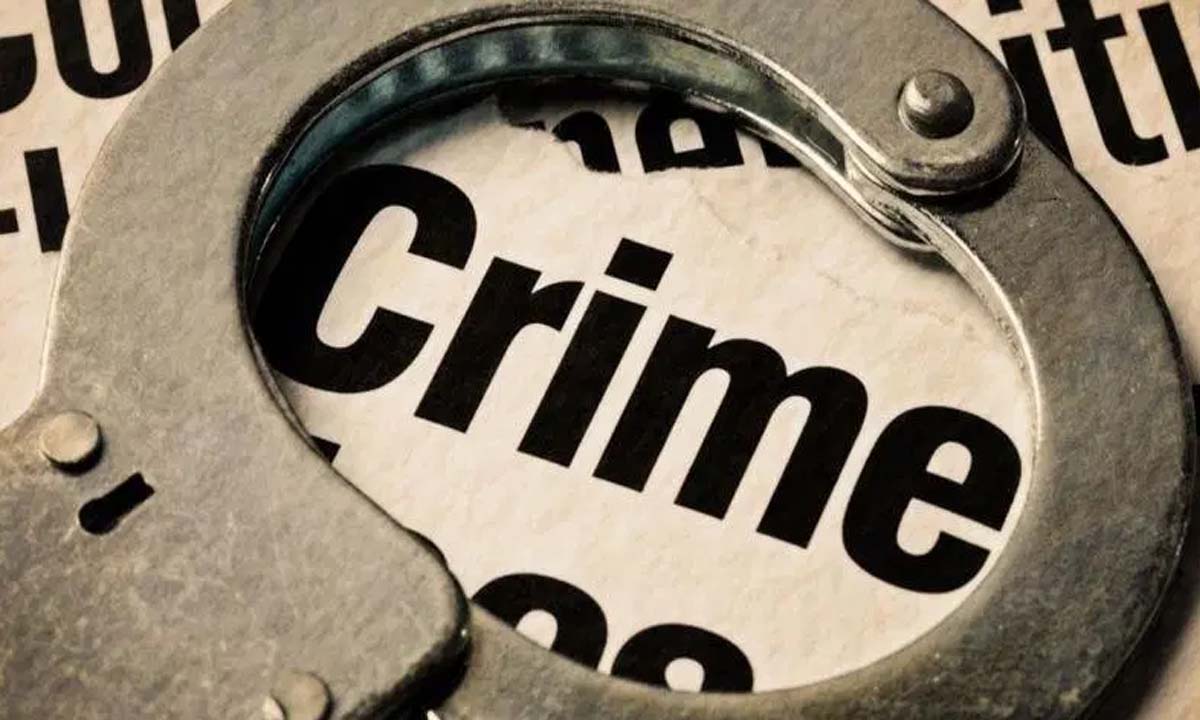 चिन्ना श्रीशैलम डी-आई-एल पुलिस के पास गया