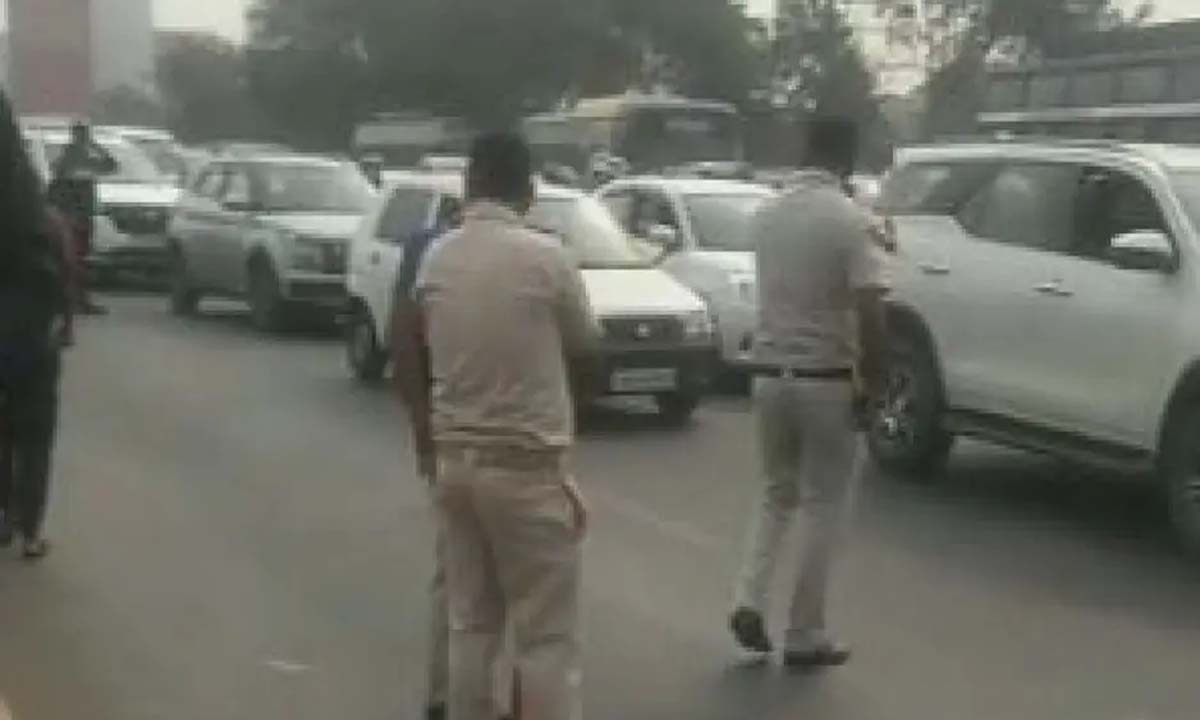 भुवनेश्वर में ट्रक के नीचे कुचला गया इंजीनियरिंग का छात्र