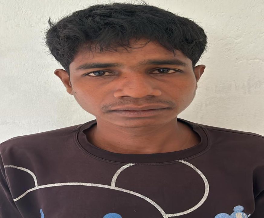 हत्या और आग लगाने वाला नक्सली अध्यक्ष गिरफ्तार