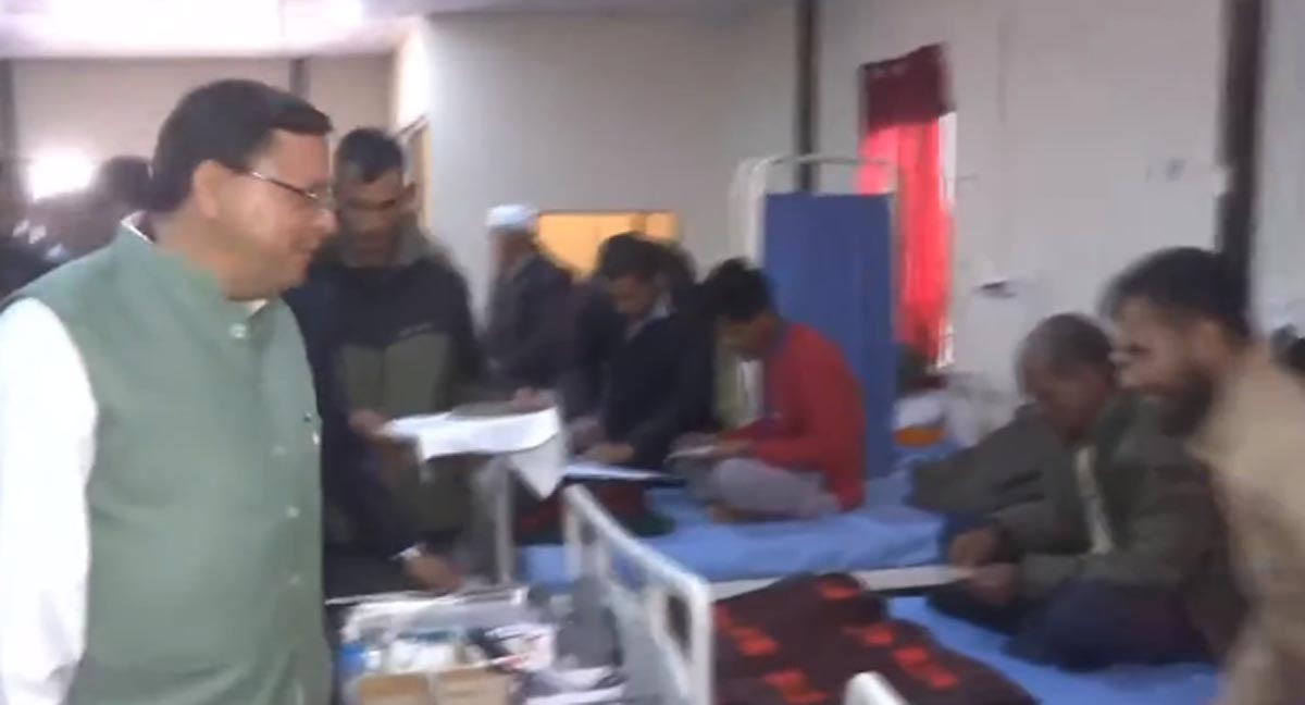 सीएम धामी ने चिन्यालीसौड़ में रेस्क्यू किए गए श्रमिक और उनके परिजनों से की भेंट-वार्ता