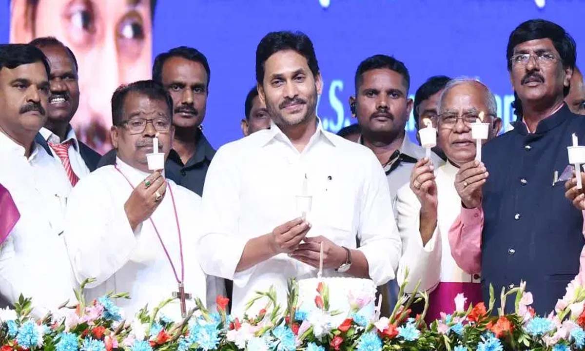 VIJAYAWADA NEWS: सीएम जगन ने सेमी-क्रिसमस उत्सव में भाग लिया