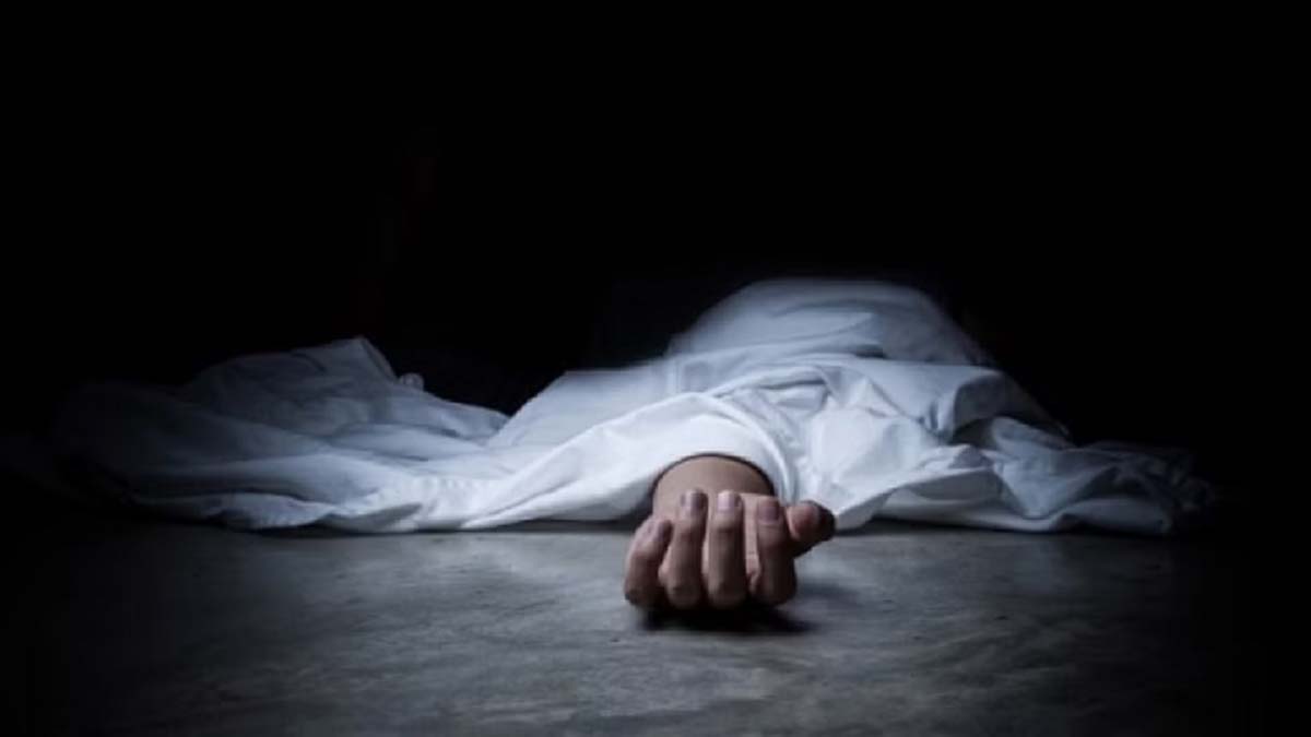 लापता युवक का शव पेड़ से लटका मिला, मचा कोहराम