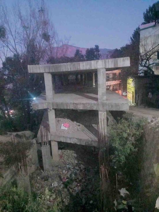 Himachal Pradesh : पार्किंग प्रोजेक्ट लटके, सोलनवासियों को गर्मी का एहसास