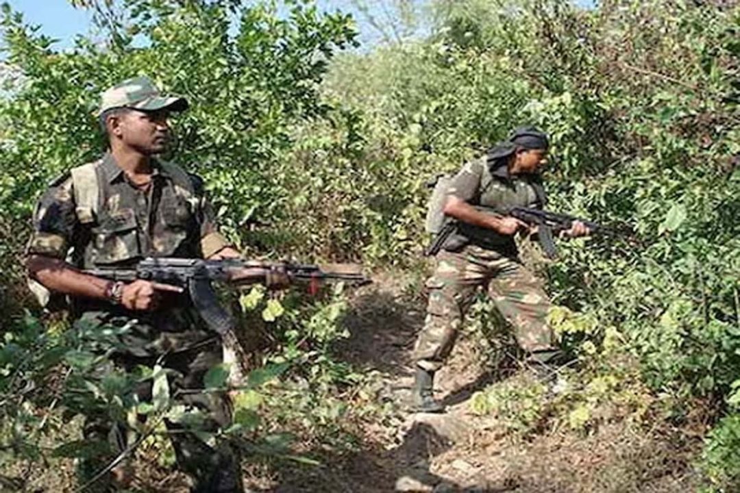 पुलिस का बड़ा एक्शन: एरिया कमांडर सहित दो उग्रवादियों को दबोचा, ऐसे मिली सफलता