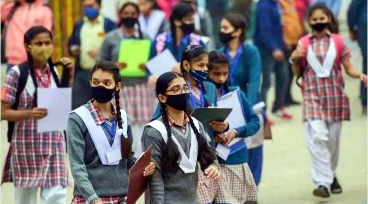 परीक्षा के मौसम में कोरोना की आहट! दोगुनी हुई छात्रों की टेंशन