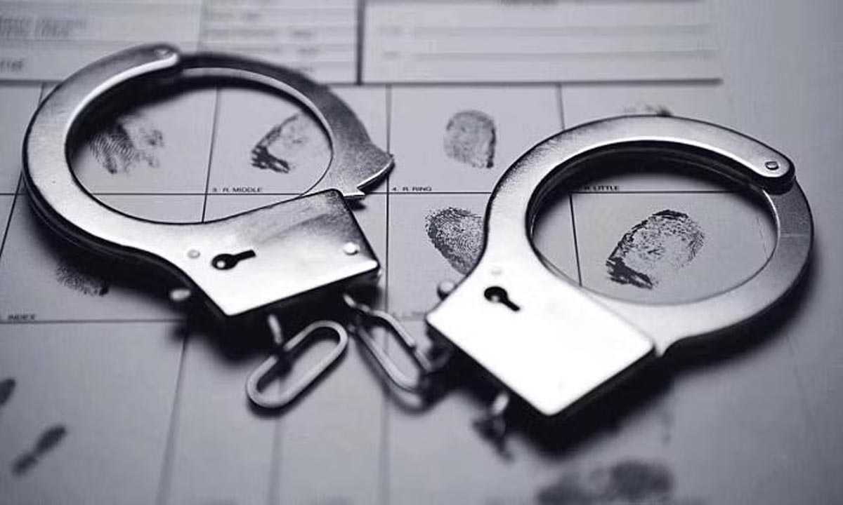 महिला पर पति से पूछताछ करने पुलिस को बम की धमकी वाला फर्जी SMS भेजने के आरोप में मामला दर्ज