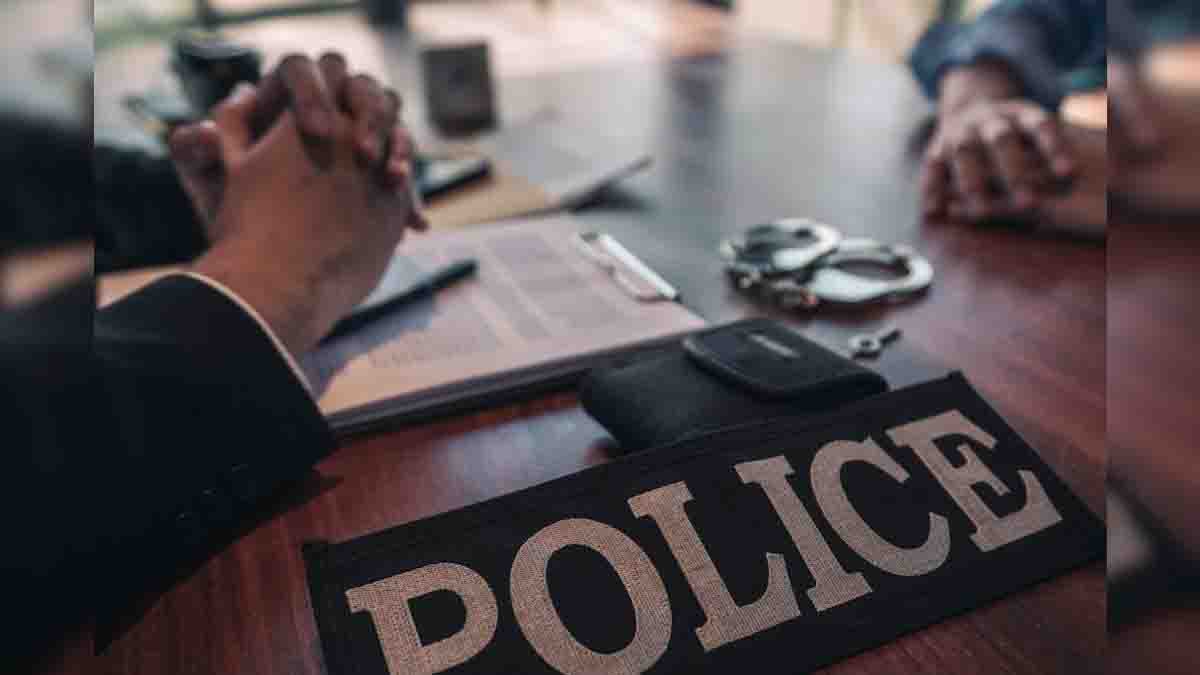 पुलिस की वर्दी में लोगों ने लाहौर में भारतीय सिख तीर्थयात्रियों को लूटा