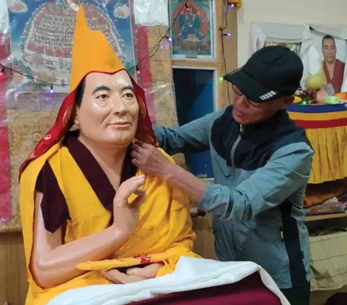 कला गुरु ने बौद्ध आध्यात्मिक नेताओं के शवों को ममी बना दिया