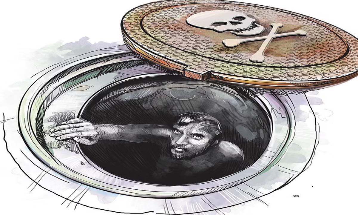Karnataka News: प्रतिबंध के बावजूद मैला ढोने की प्रथा जारी