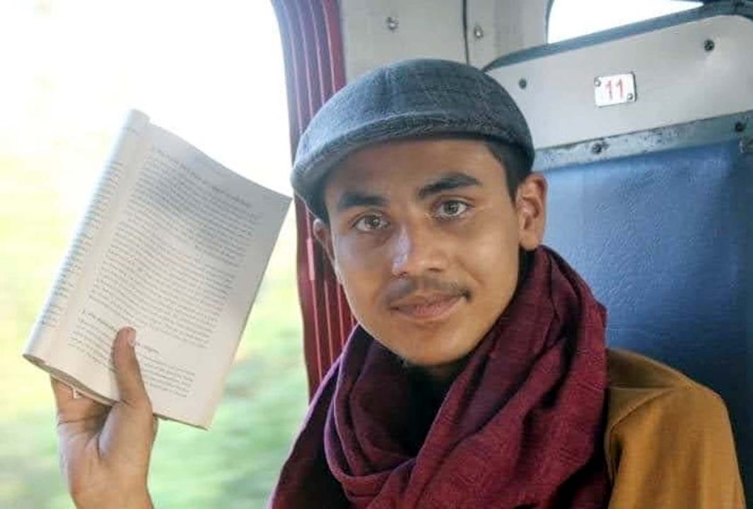 आइए सीखे महान विचारकों के साथ सफर कर स्वयं में निहित प्रकाश की खोज करने की कला