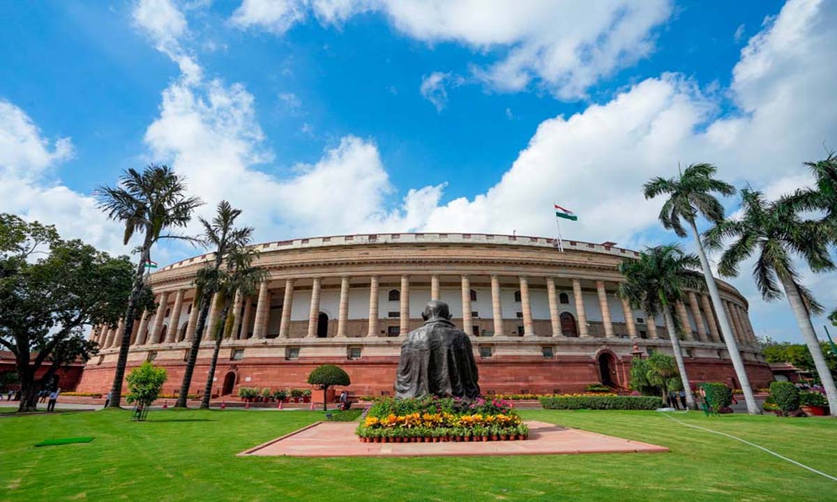 New Delhi: सरकार ने संसद परिसर की सुरक्षा के लिए केंद्रीय औद्योगिक सुरक्षा बल को तैनात किया