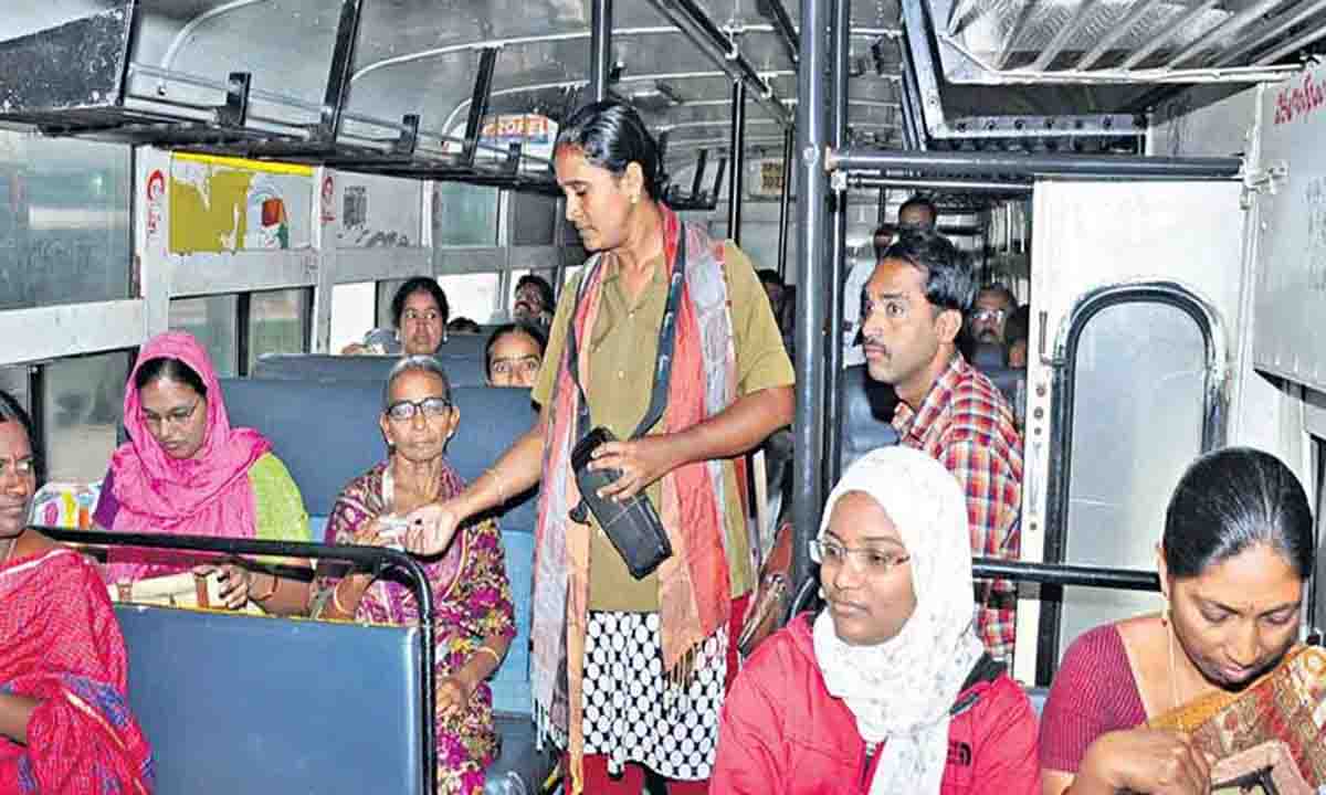 वैध आईडी के साथ तेलंगाना की महिलाएं 'महा लक्ष्मी मुफ्त बस' योजना के लिए पात्र 'जीरो टिकट' जारी