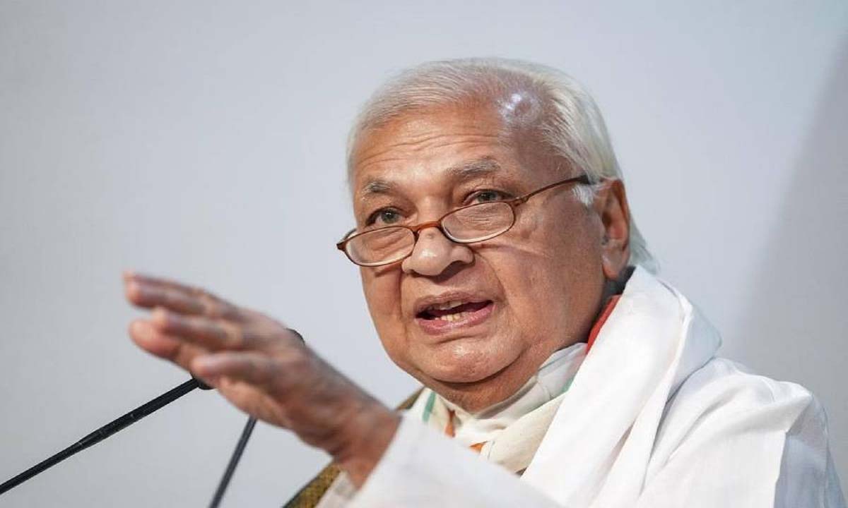 Keral: राज्यपाल आरिफ मोहम्मद खान को एसएफआई कार्यकर्ताओं के काले झंडे के विरोध का सामना करना पड़ा