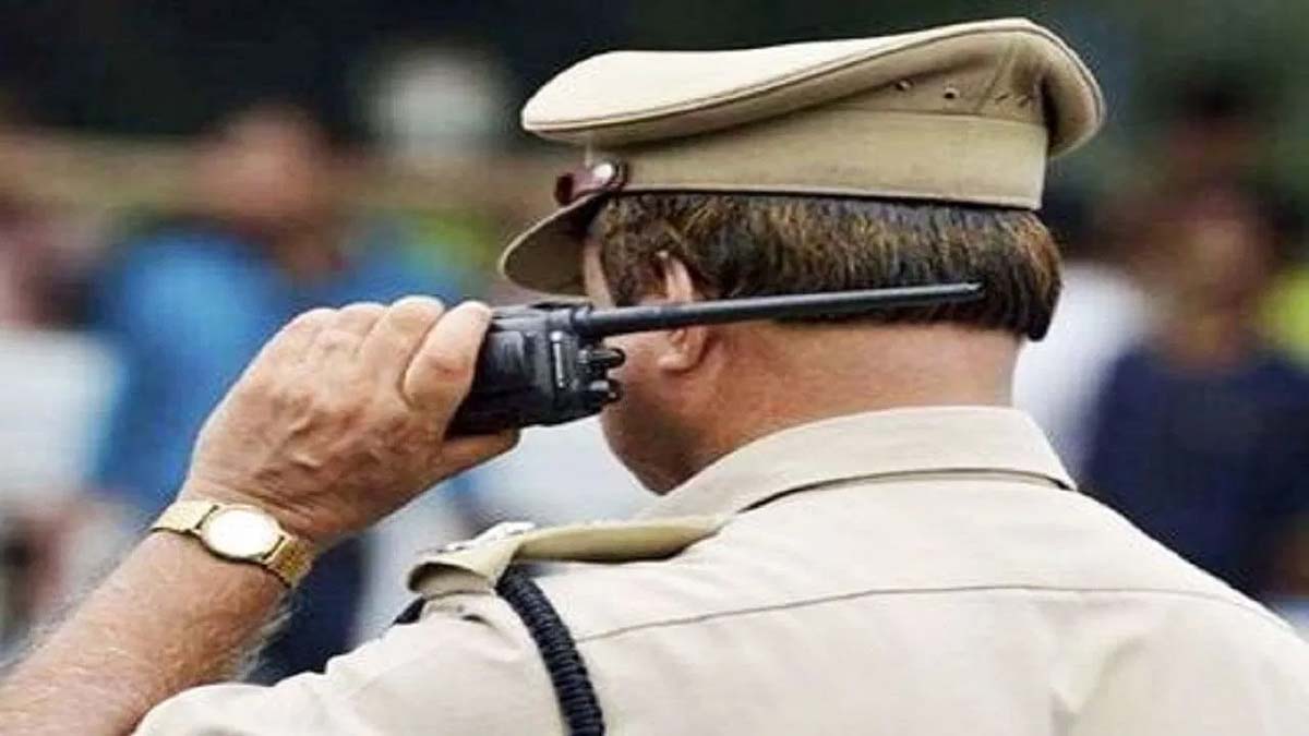 स्कूल के खिलाफ आक्रोश, माथे से टीका मिटाने का आरोप