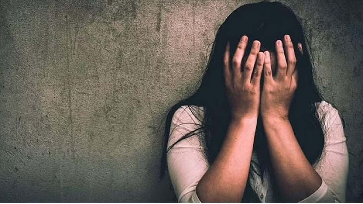मौसी पर फिदा हुआ भांजा, बनाए शारीरिक संबंध, फिर...