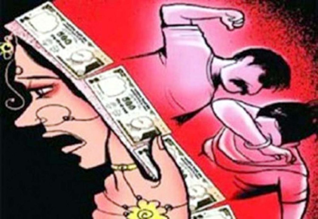 दहेज लोभियों ने विवाहिता को मारपीट कर घर से निकाला