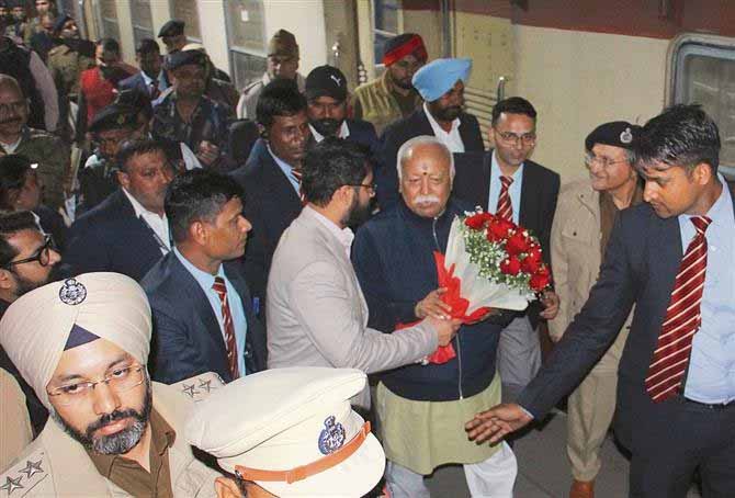 आरएसएस प्रमुख मोहन भागवत ब्यास डेरा राधा स्वामी प्रमुख गुरिंदर ढिल्लों से मुलाकात करेंगे