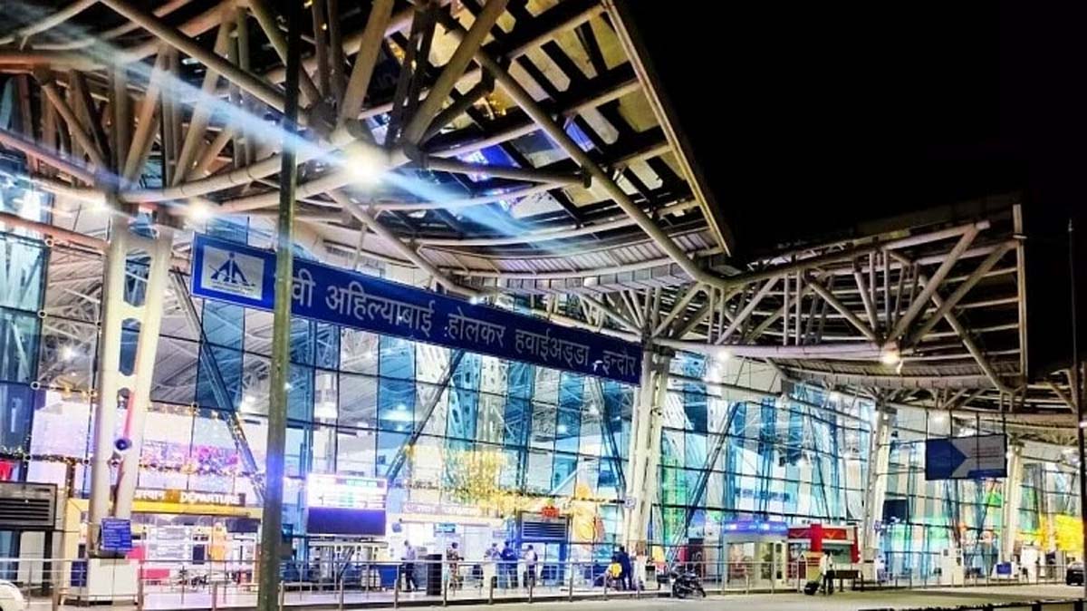 एयरपोर्ट पर स्मगलिंग का खेल, सोने को पेस्ट में बदला, फिर प्राइवेट पार्ट में...