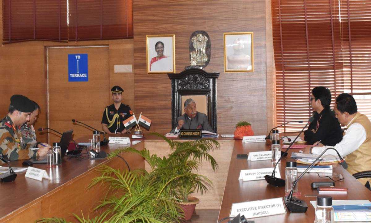 राज्यपाल ने परियोजनाओं को समय पर पूरा करने पर जोर दिया