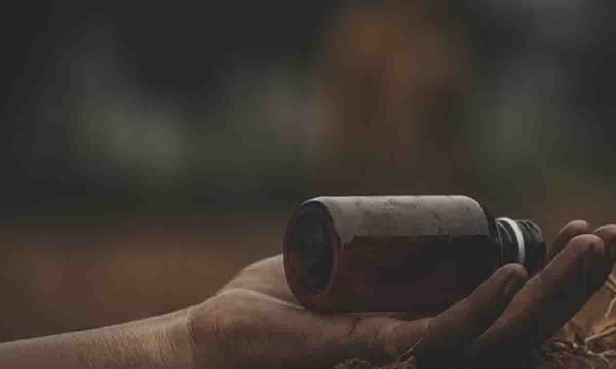 उत्तराखंड में बलात्कार पीड़िता ने अदालत परिसर में जहर खाया अस्पताल में भर्ती
