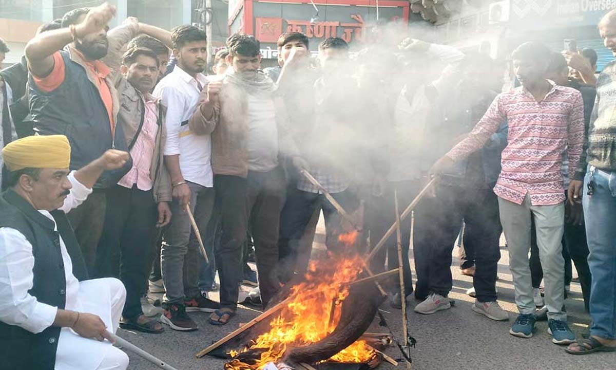 राजपूत नेता की हत्या: दो आरोपियों की तलाश जारी, राजस्थान के कुछ हिस्सों में विरोध प्रदर्शन