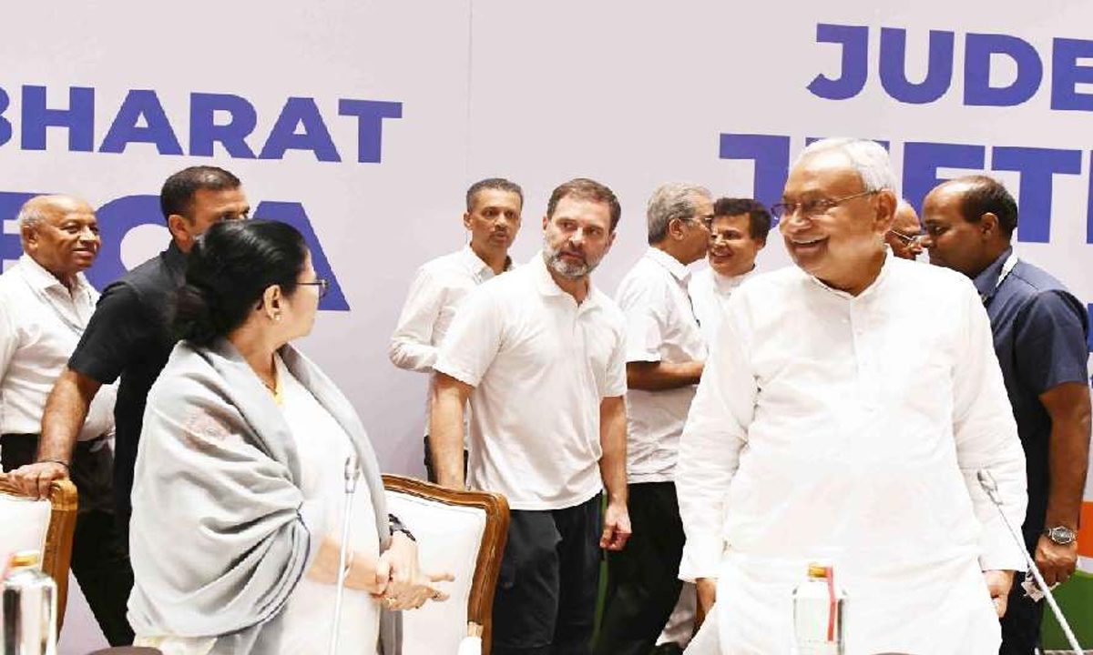 टीएमसी नेता खड़गे के रात्रिभोज में शामिल नहीं हुए, ममता ने कांग्रेस को पहले से सूचना देने की जरूरत बताई