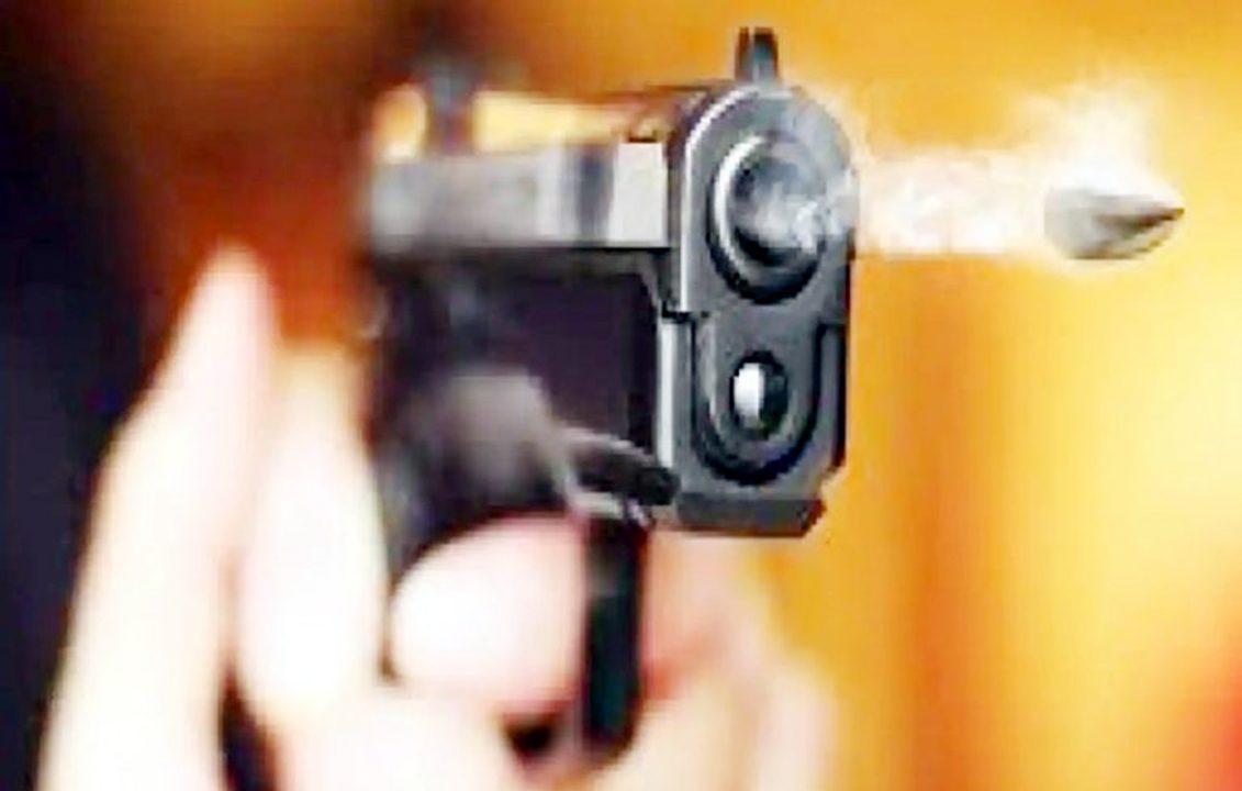 पुराने विवाद को लेकर चली गोली, घटना में दो लोग हुए घायल