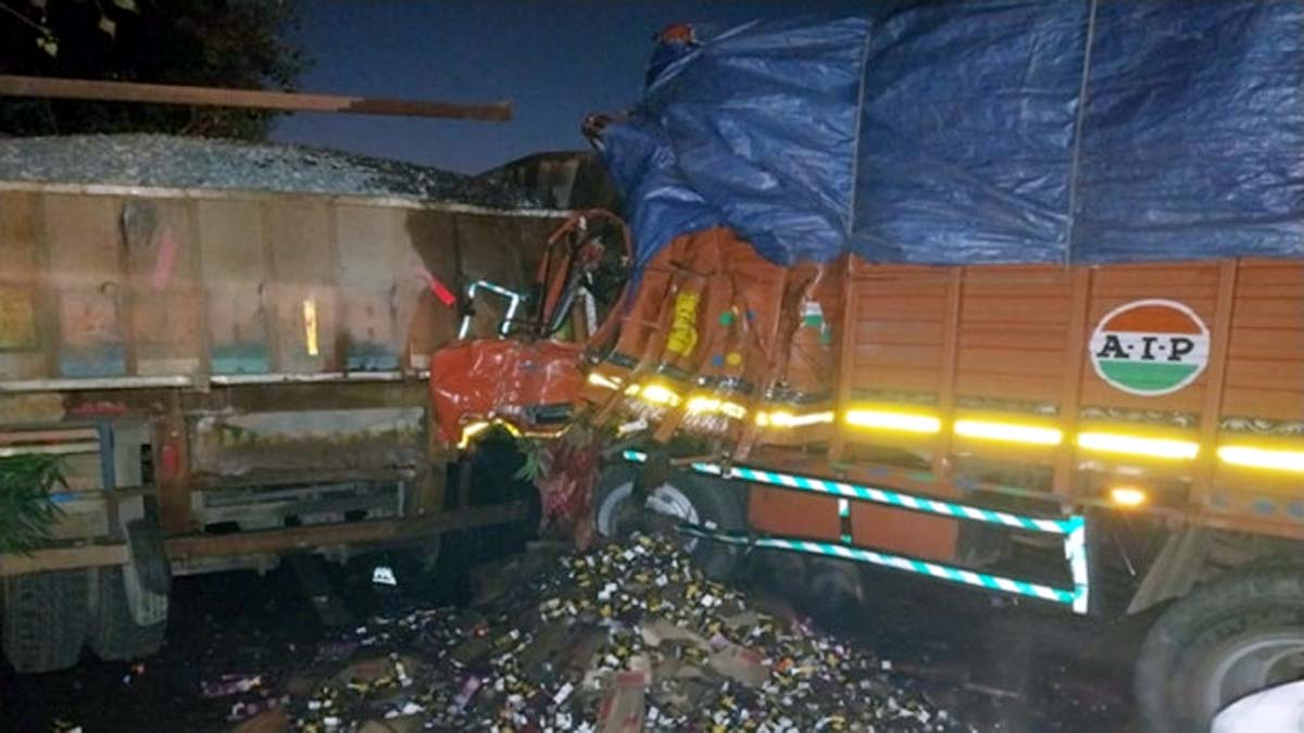 खड़े कंटेनर से डीसीएम टकराई, एक की मौत