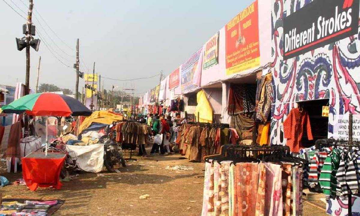 मेला आयोजकों को व्यापारियों के लिए सामान बेचने के लिए एक ऑनलाइन स्थान बनाना होगा