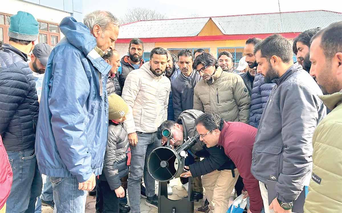 अनंतनाग में 3 दिवसीय शिक्षक क्षमता निर्माण कार्यशाला संपन्न