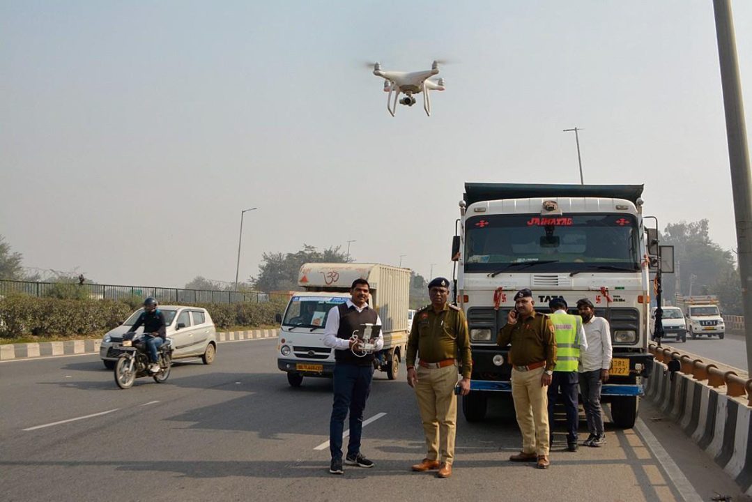 लेन ड्राइविंग को लागू करने के लिए गुरुग्राम पुलिस ड्रोन का उपयोग करती है