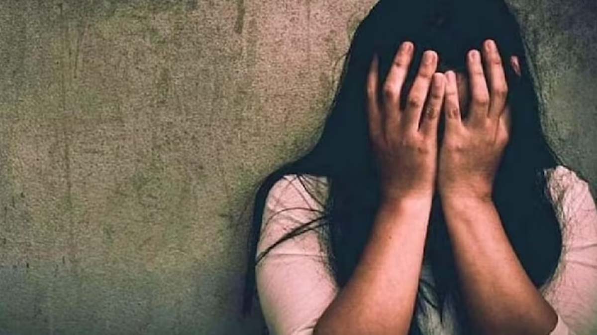 लड़की को जाल में फंसाया, गांव के रहने वाले आरोपियों ने किया दुष्कर्म