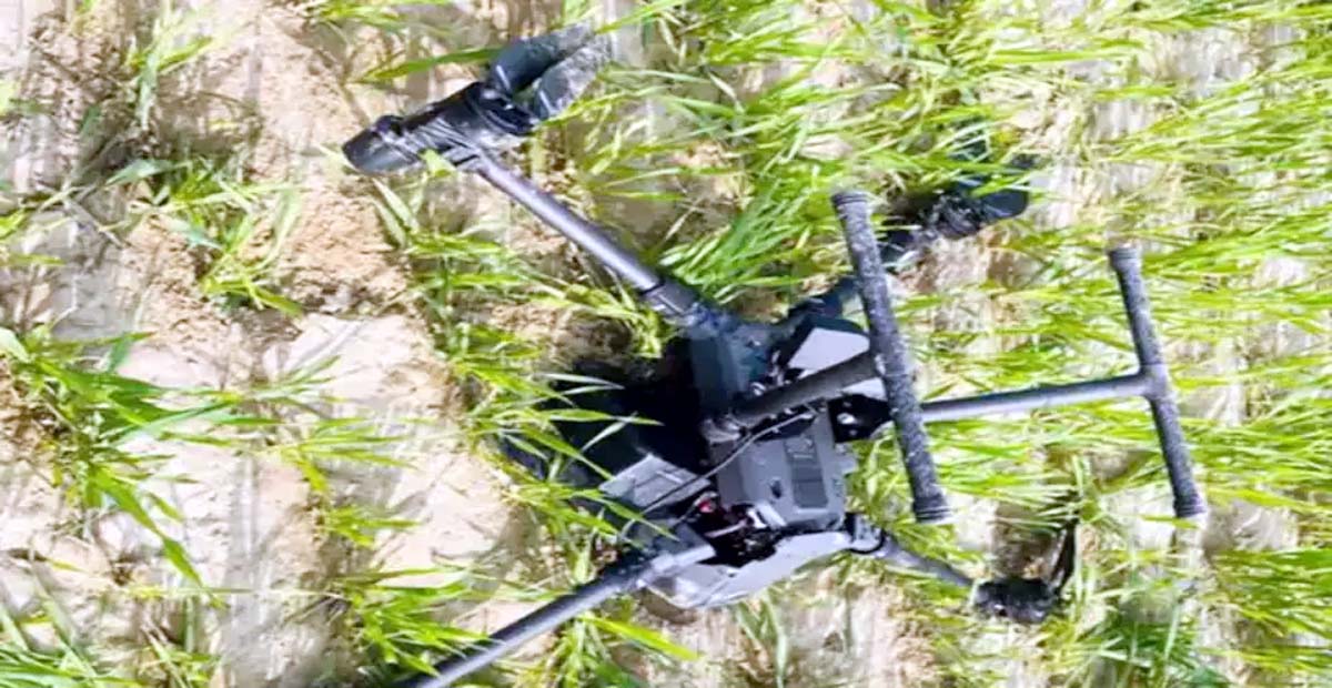 खेत में मिला ड्रोन, BSF अलर्ट
