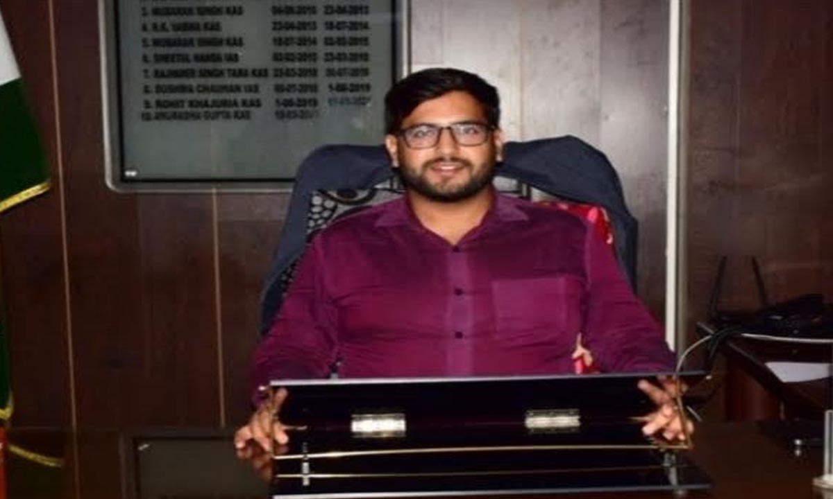 डीसी ने सांबा में विरासत स्मारकों की बहाली योजना पर चर्चा की