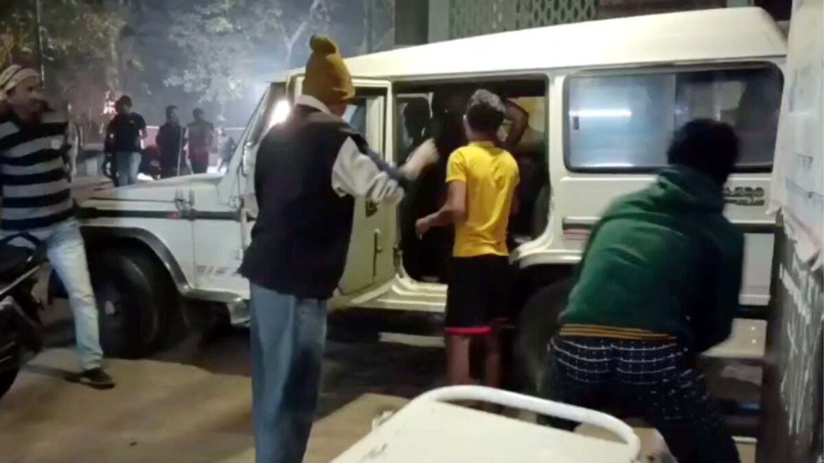 फैक्ट्री में गैस सिलेंडर ब्लास्ट, छह झुलसे
