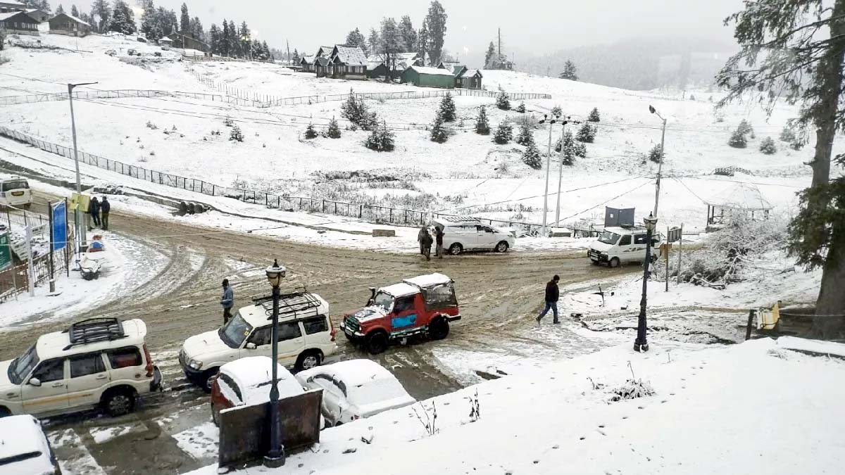 कश्मीर घाटी में बढ़ा ठंड का कहर