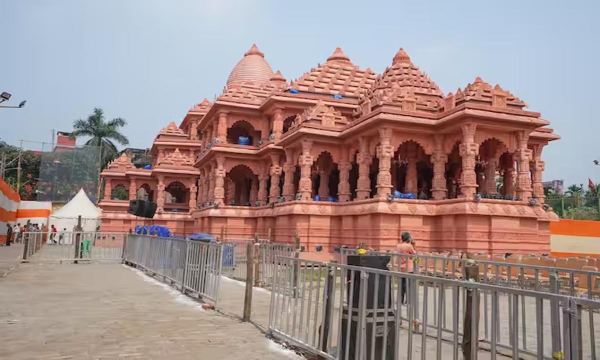 राम मंदिर प्रतिष्ठापन के लिए शिवसागर बोरपुखुरी से पवित्र जल इकट्ठा किया