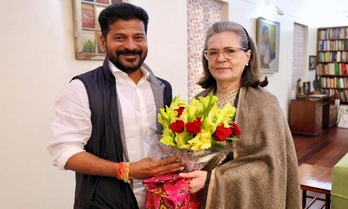 सोनिया गांधी 7 दिसंबर को तेलंगाना के मुख्यमंत्री के शपथ ग्रहण समारोह में हो सकती हैं शामिल
