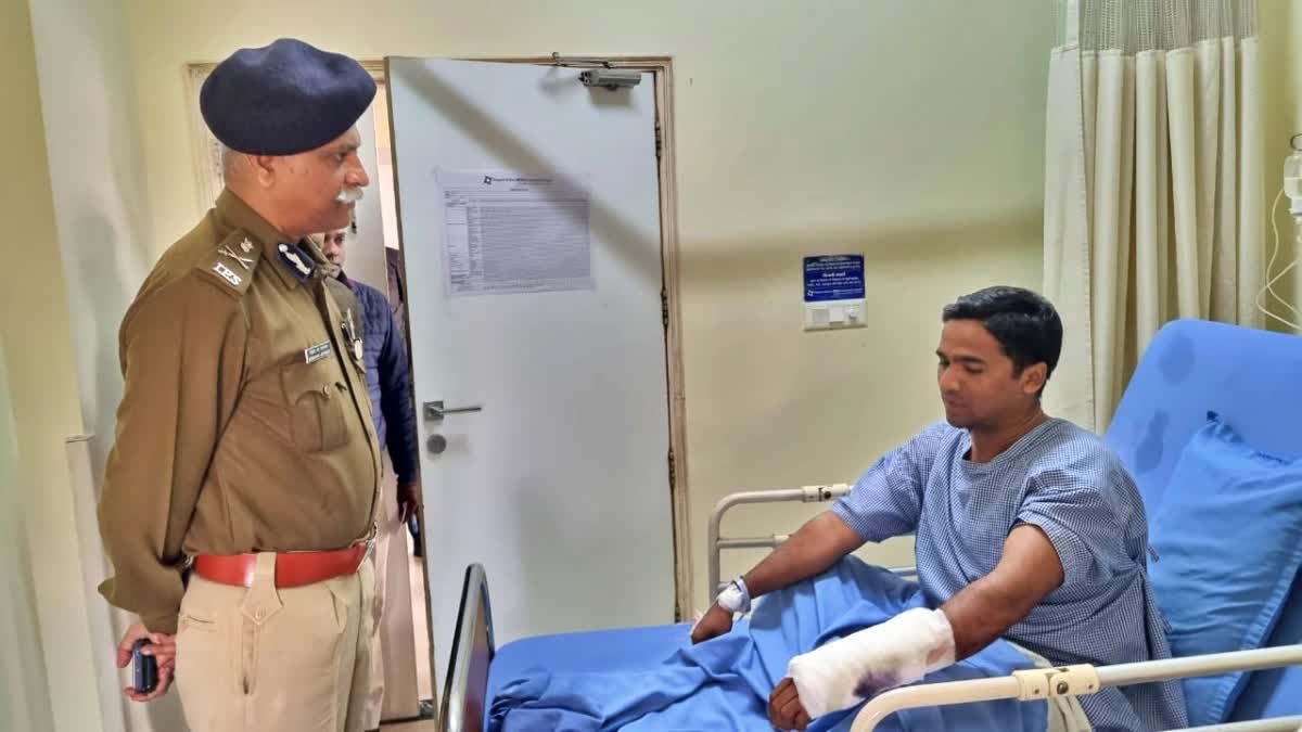 नक्सलियों और पुलिस के बीच मुठभेड़, थाना प्रभारी घायल