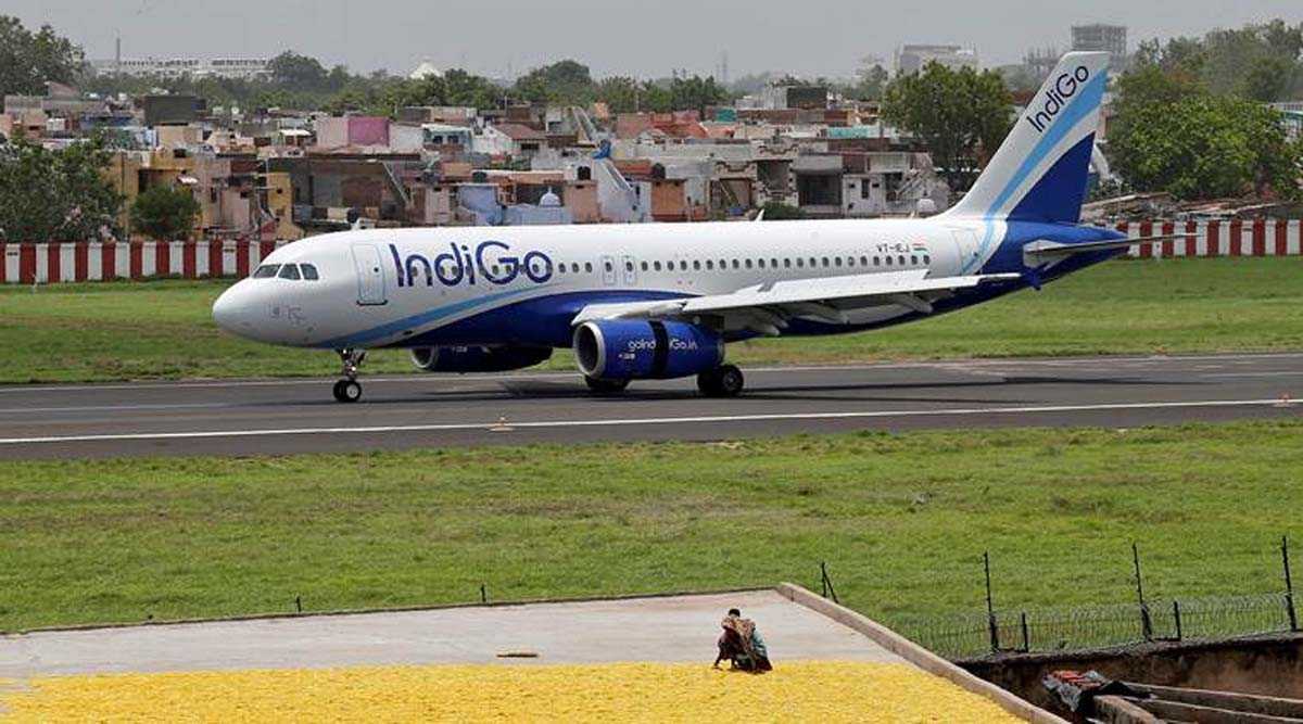 रायपुर 2 किलो सोना पकड़ाया, एयरपोर्ट पर जांच अधिकारी सन्न