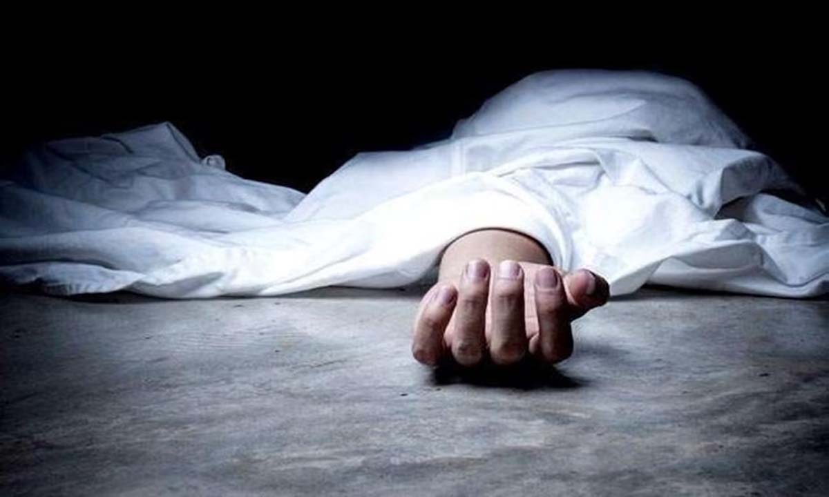 ट्रक से टकराई वाहन, 8 की मौत