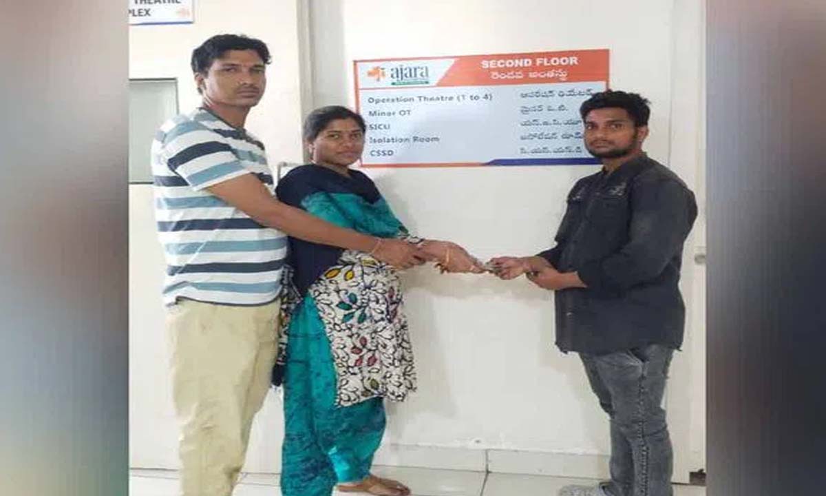 Kothagudem: गरीब लड़की के इलाज के लिए दानशील युवाओं ने दी आर्थिक मदद