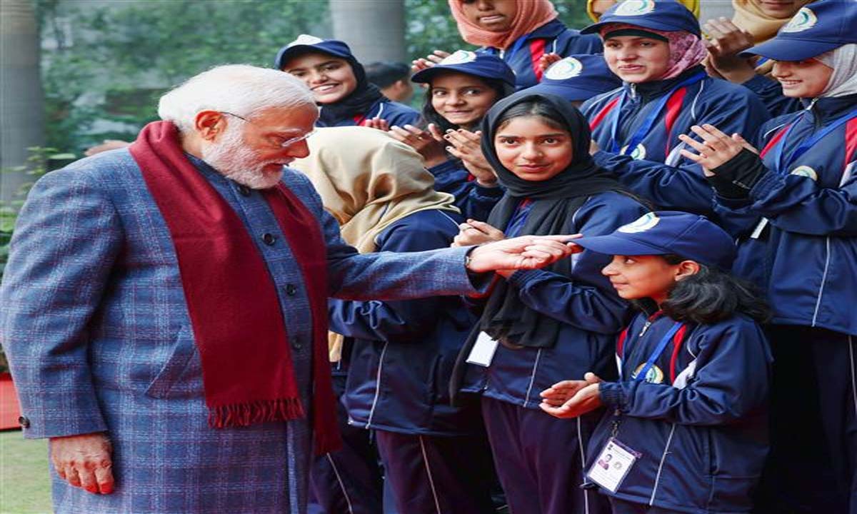 पीएम मोदी ने जम्मू-कश्मीर के छात्रों से की बातचीत