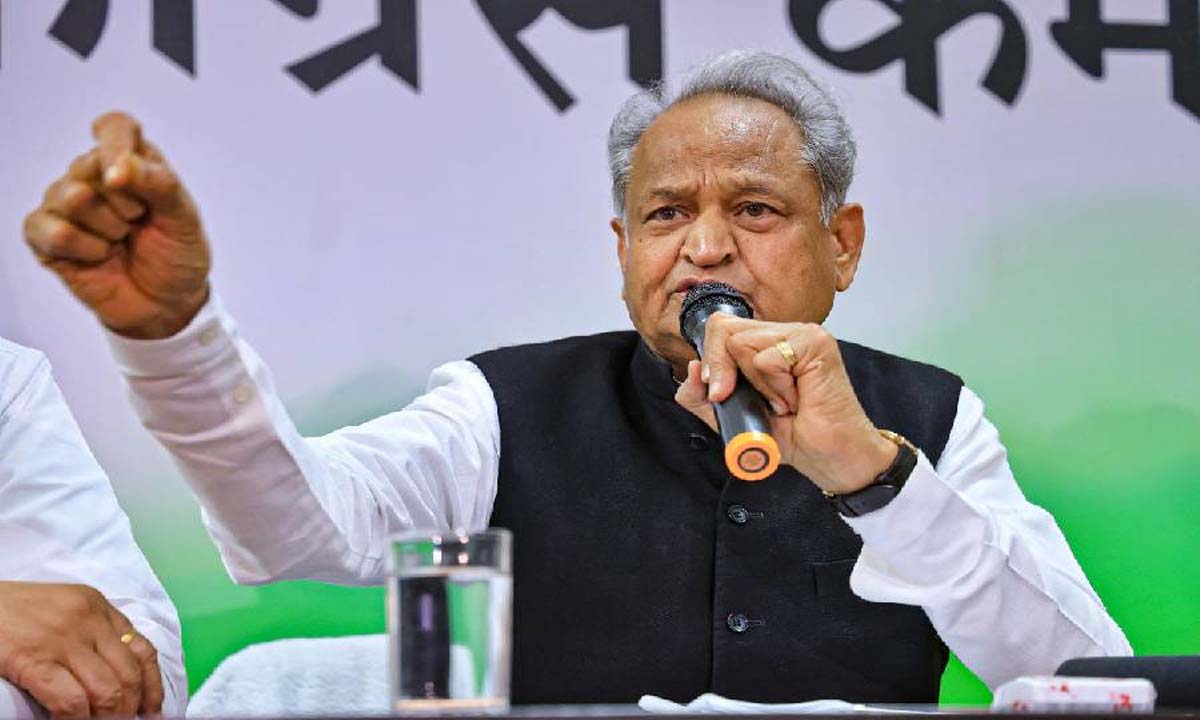 Rajasthan: भाजपा सरकार का अहंकार स्वीकार्य नहीं, सांसदों के निलंबन पर अशोक गहलोत