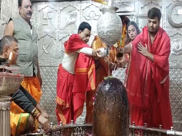 Madhya Pradesh : डिप्टी सीएम जगदीश देवड़ा ने उज्जैन के महाकालेश्वर मंदिर में पूजा-अर्चना की